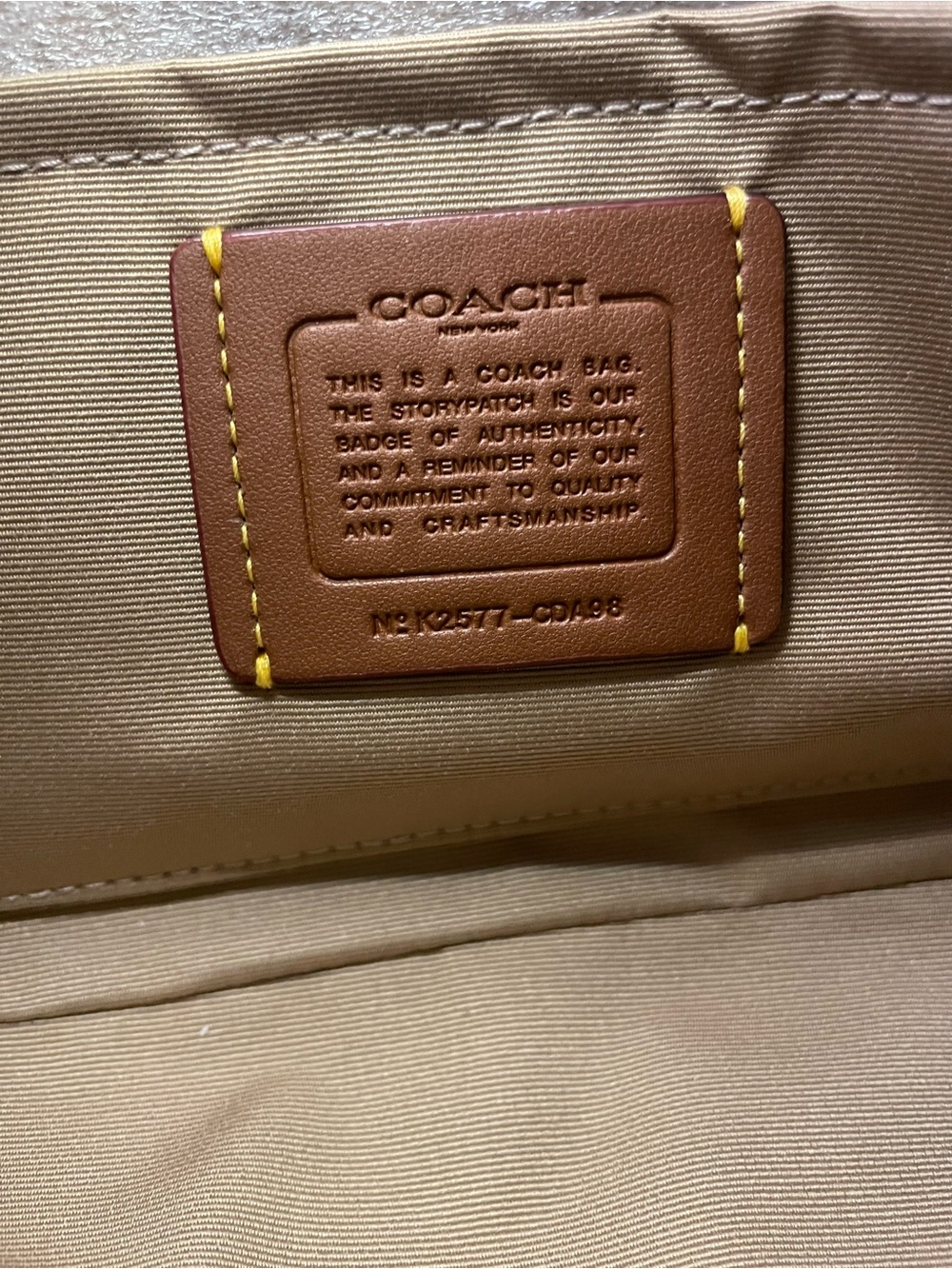 NWT Coach Teri Shoulder Bag In Signature Leather With Heart Charm in Chalk CDA98 - Picture 11 of 12